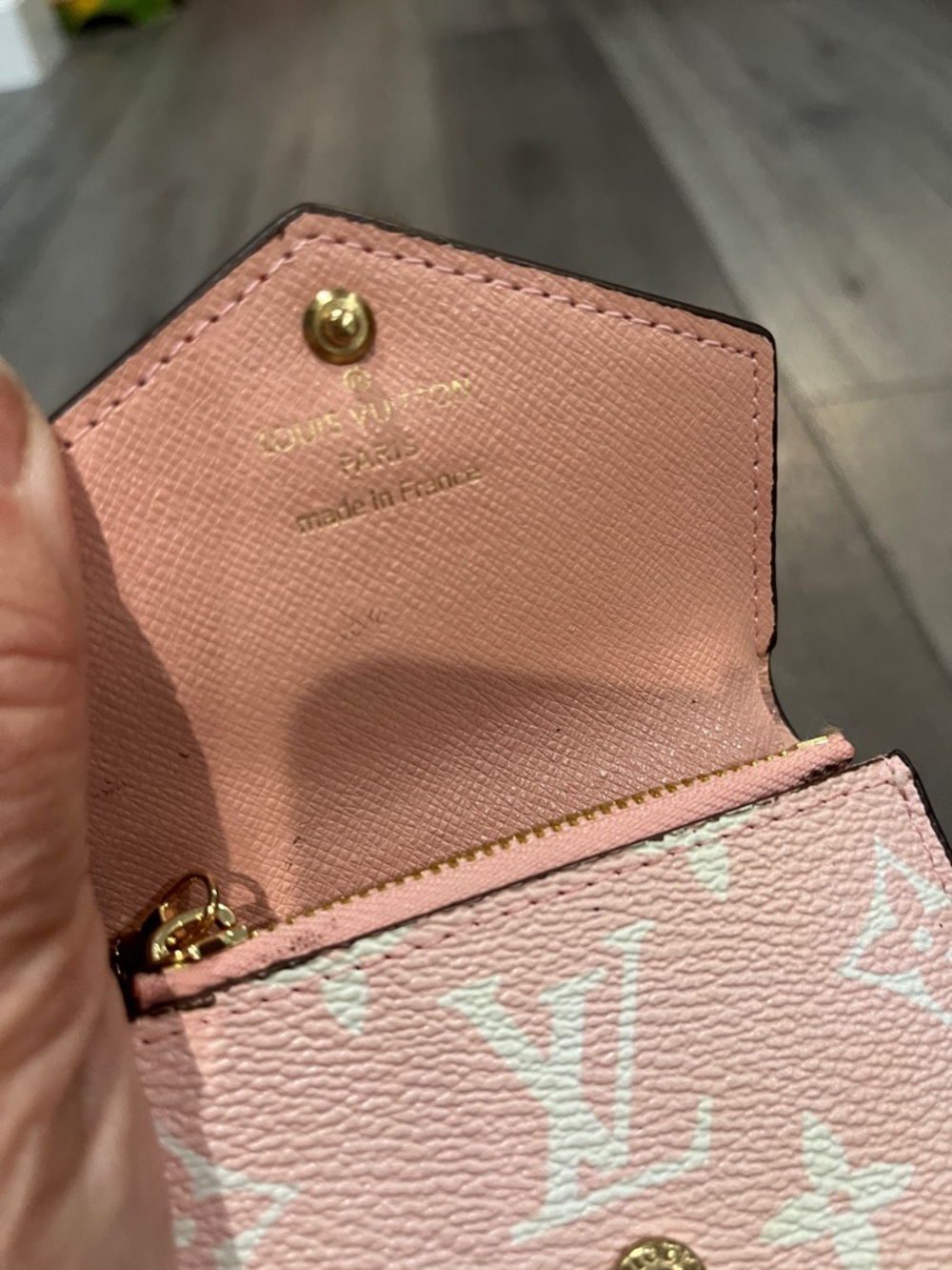 Louis Vuitton Zoe Wallet Giant Monogram Red/Pink Compact Wallet - Picture 5 of 16